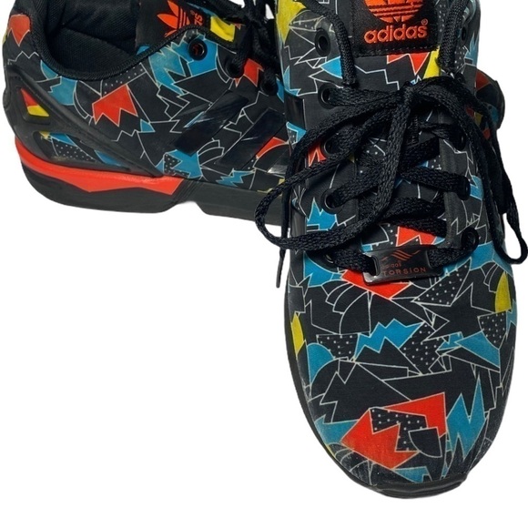 𝅺adidas Color Block sneakers: black, red, yellow, and blue. Size 6 - Picture 3 of 9